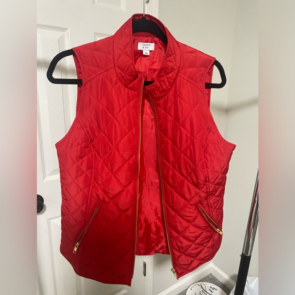 Crown and Ivy Red Puffer